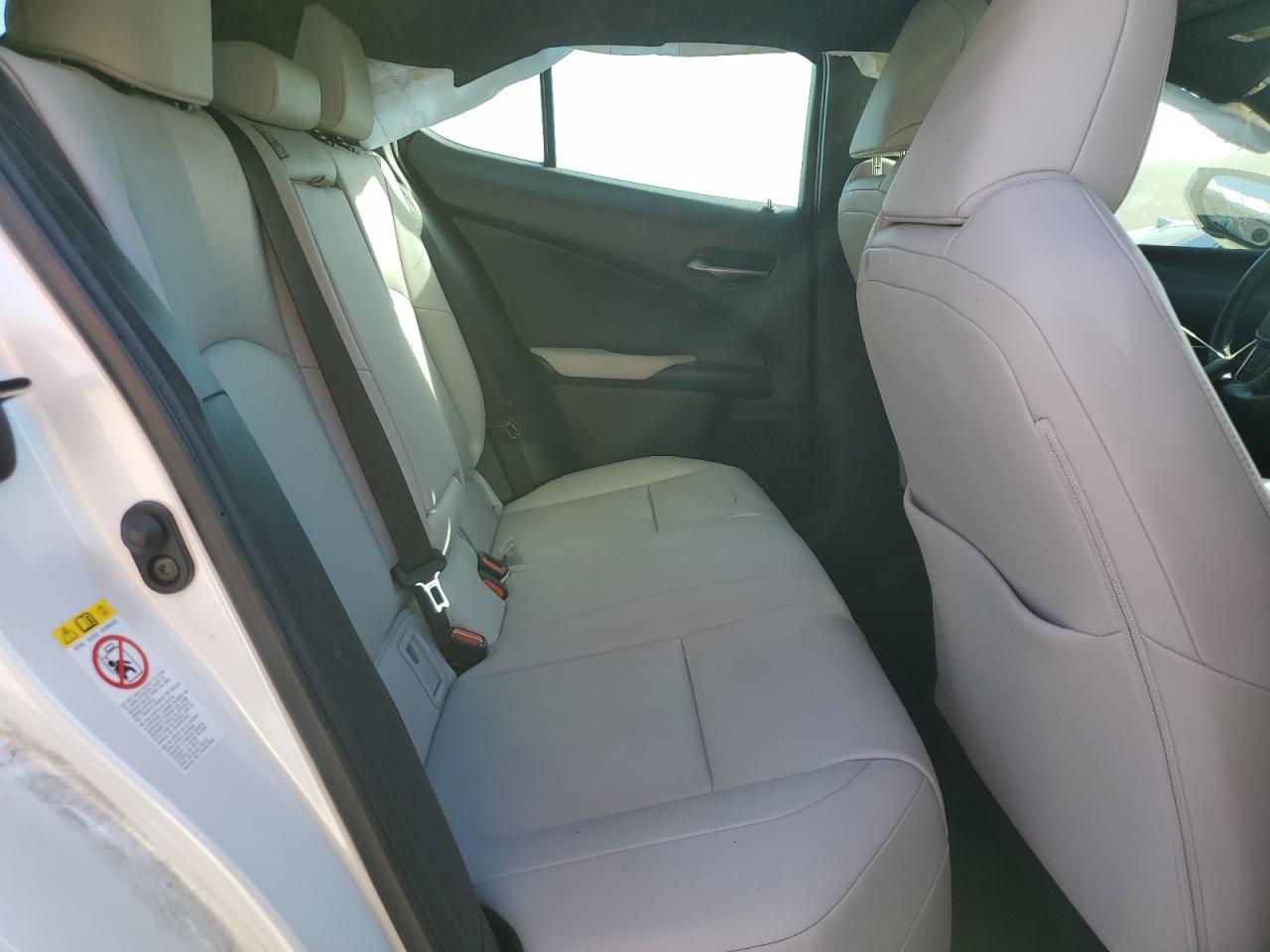 2019 Lexus Ux 200 - zdjęcie 10