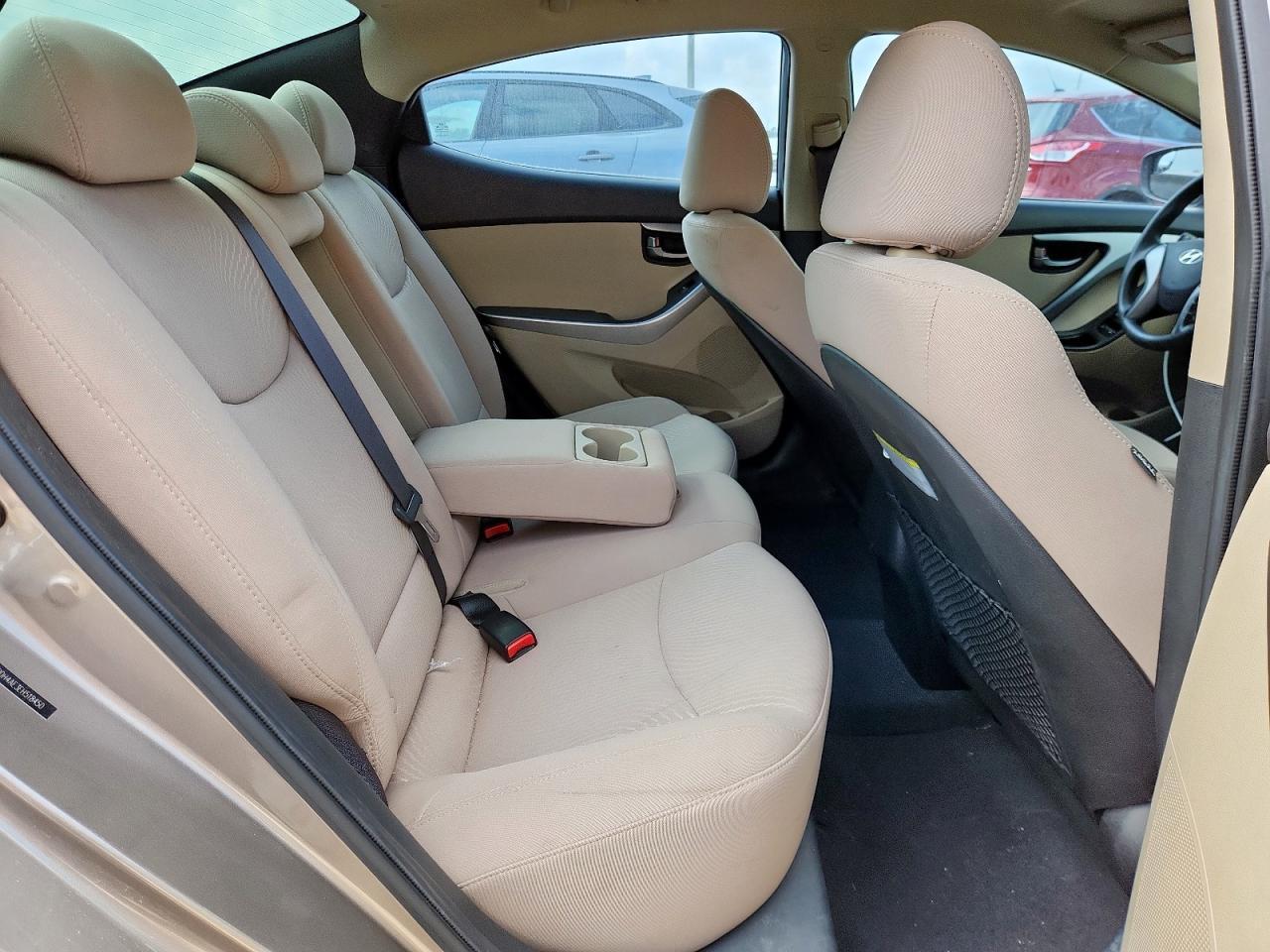 2014 Hyundai Elantra - zdjęcie 10