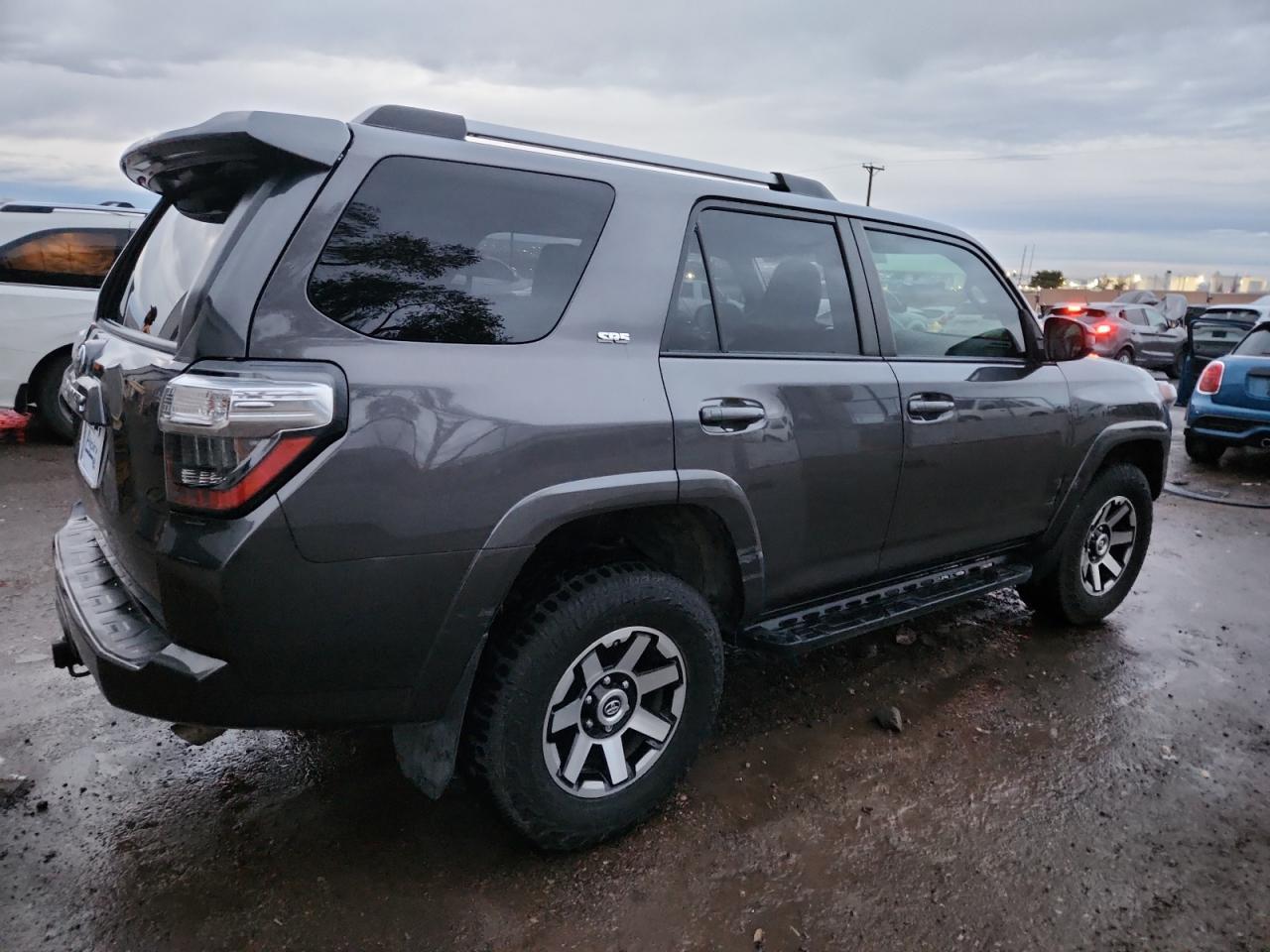 2019 Toyota 4Runner Sr5 - zdjęcie 3
