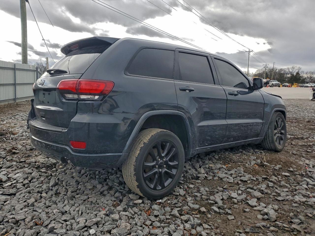 2017 Jeep Cherokee L - zdjęcie 3