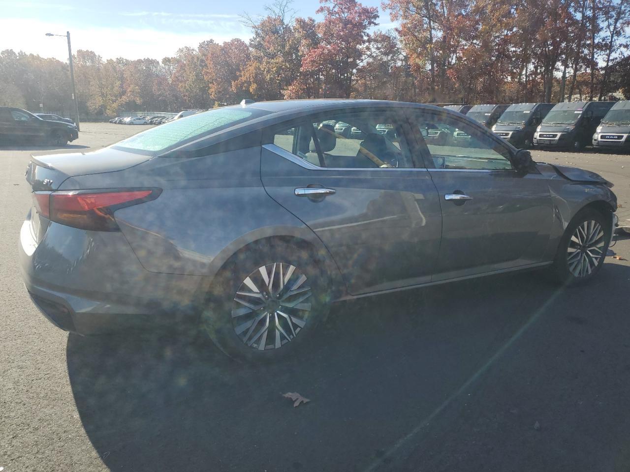 2024 Nissan Altima - zdjęcie 3