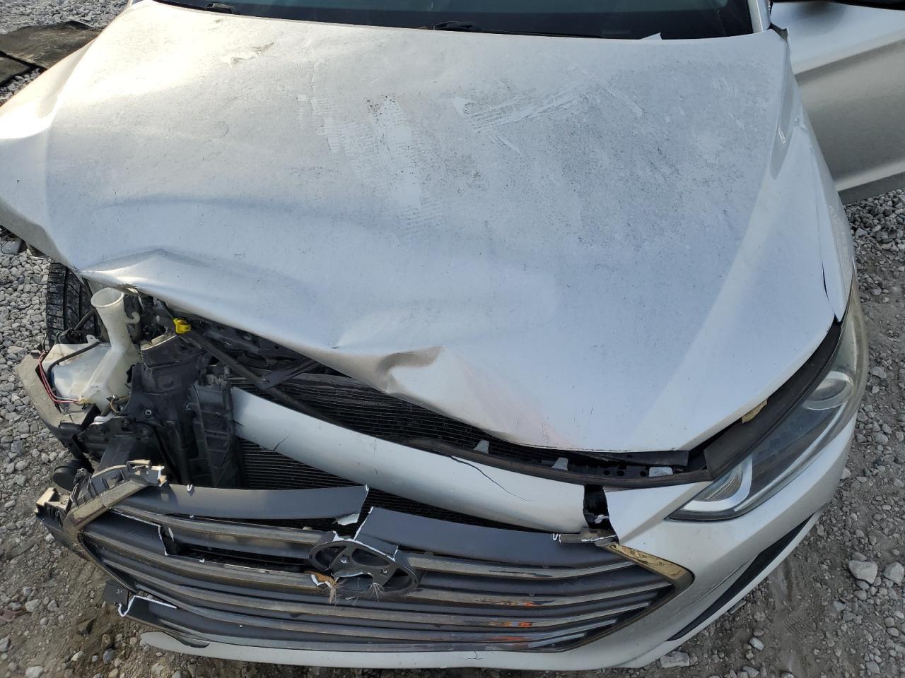 2017 Hyundai Elantra - zdjęcie 11