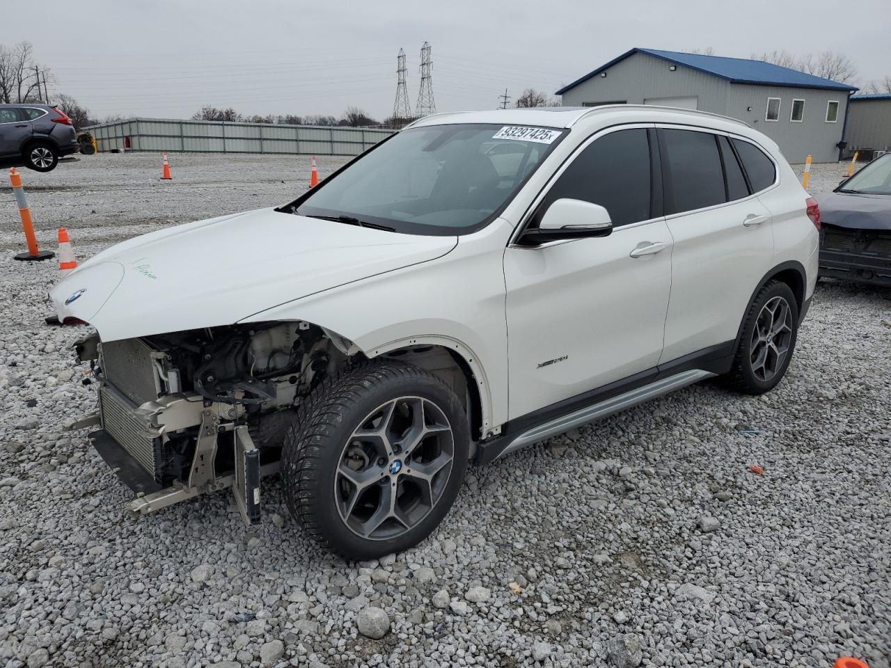 2016 BMW X1 - zdjęcie główne