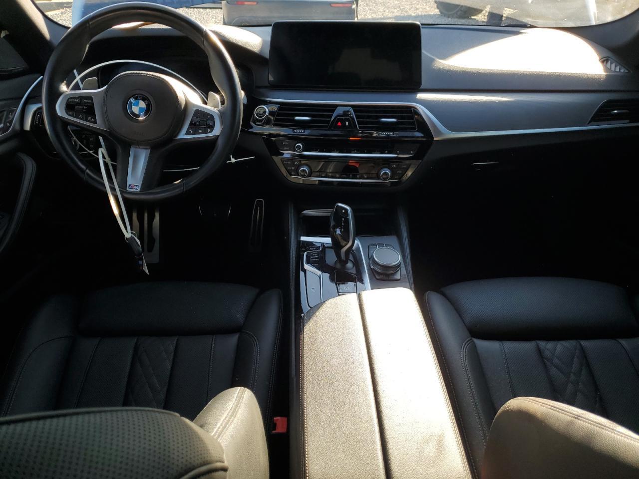 2022 BMW Seria 5 - zdjęcie 8