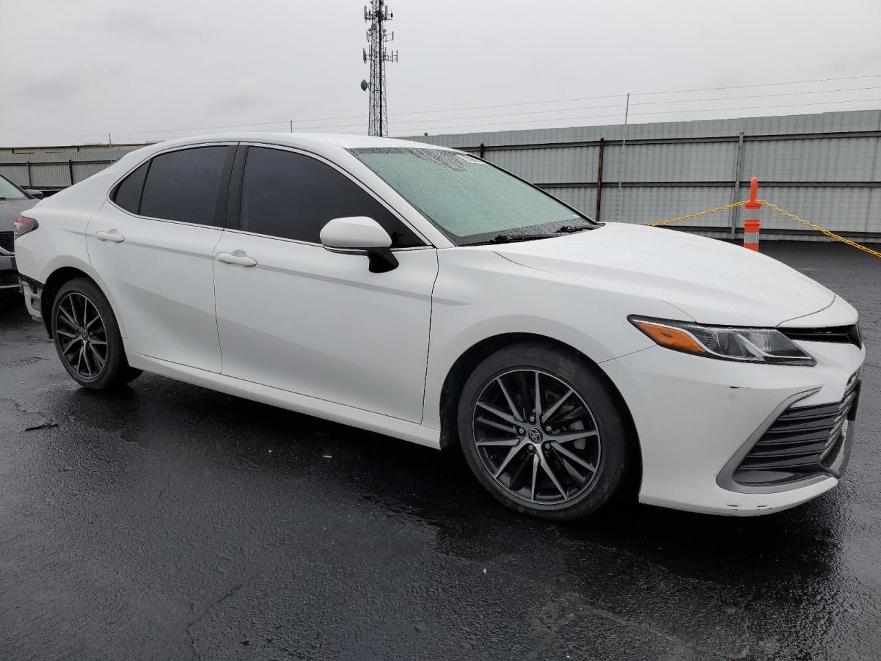 2022 Toyota Camry - zdjęcie 4