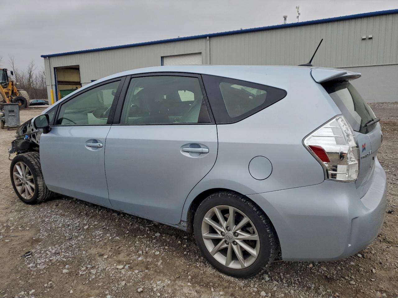 2014 Toyota Prius V - zdjęcie 2