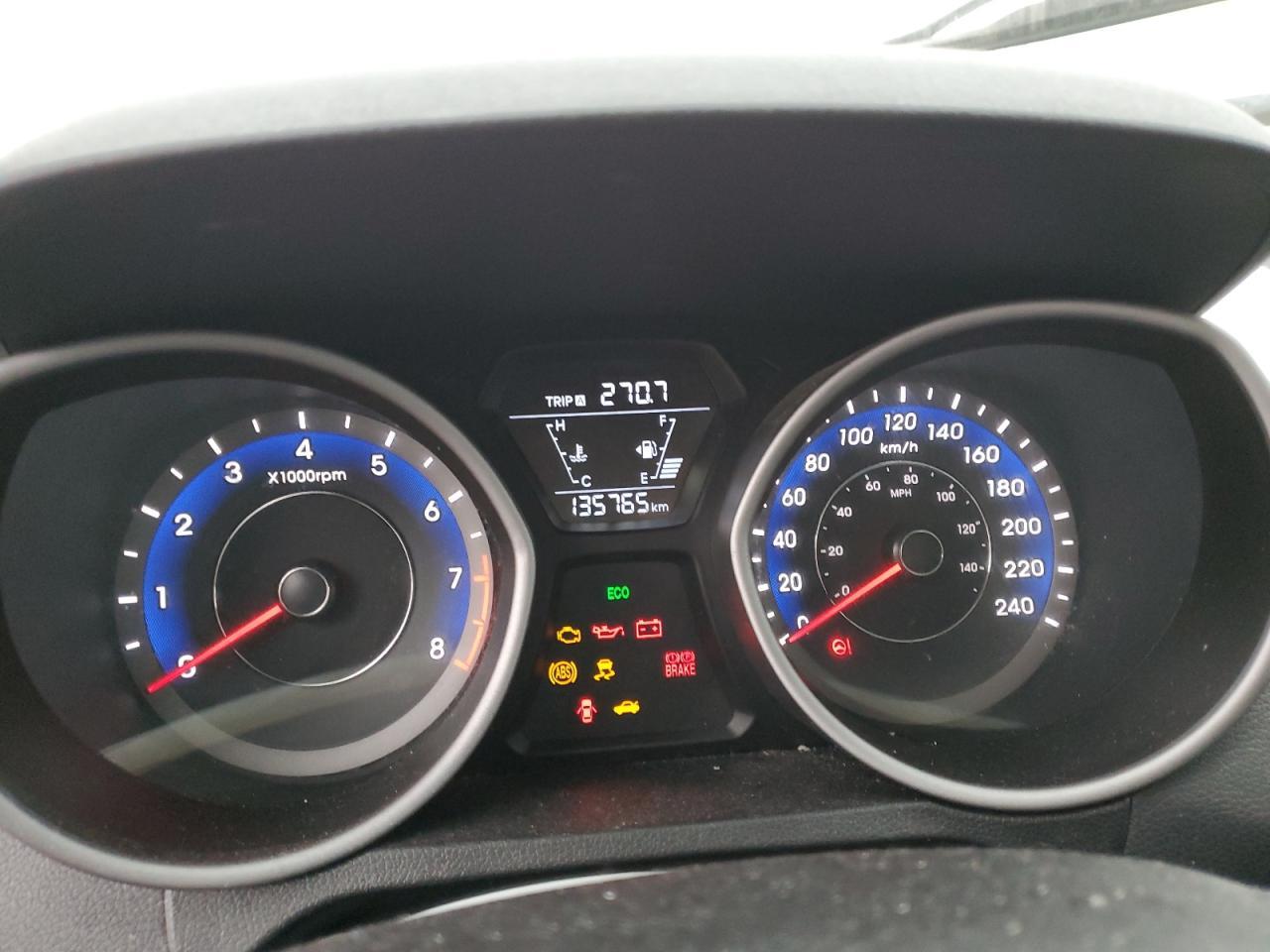 2016 Hyundai Elantra - zdjęcie 9