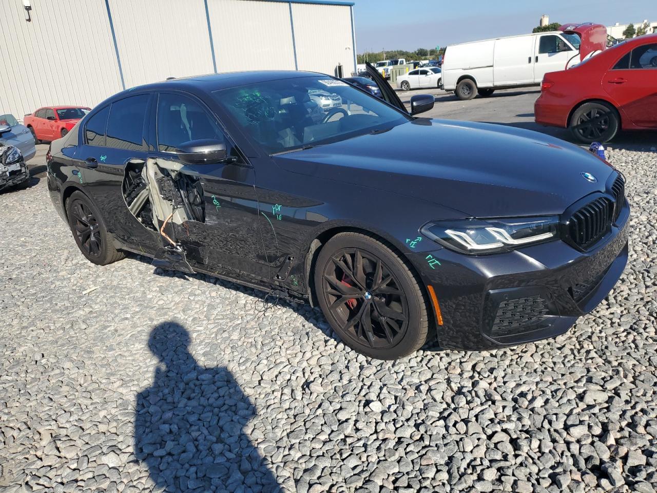 2022 BMW Seria 5 - zdjęcie 4