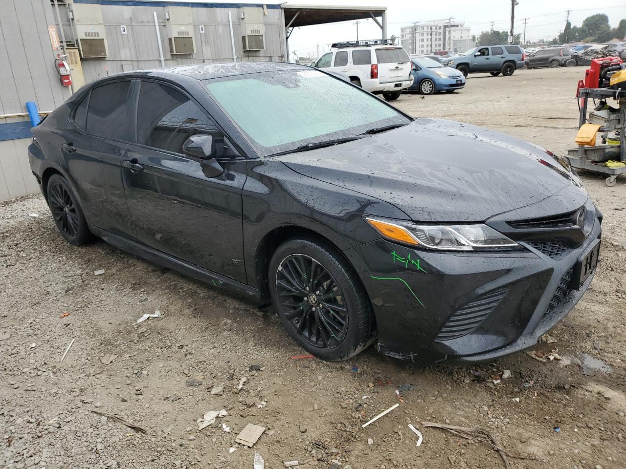 2020 Toyota Camry - zdjęcie 4