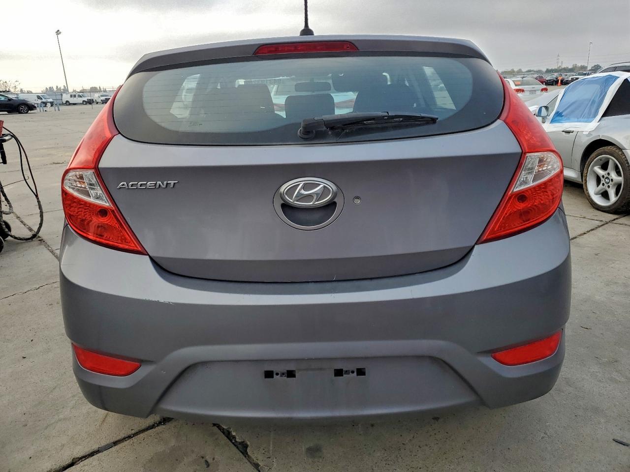 2016 Hyundai Accent - zdjęcie 6