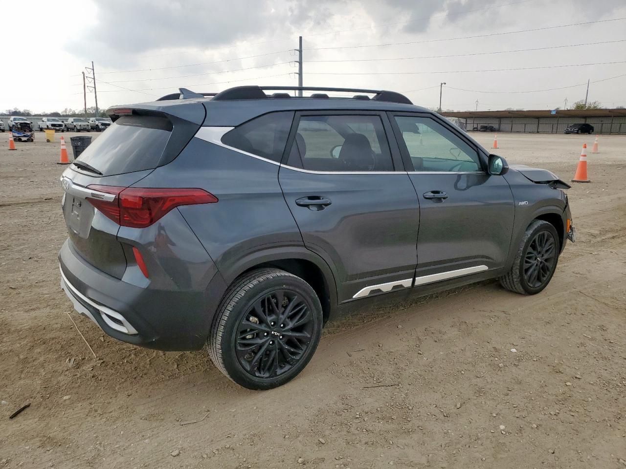 2022 Kia Seltos - zdjęcie 3