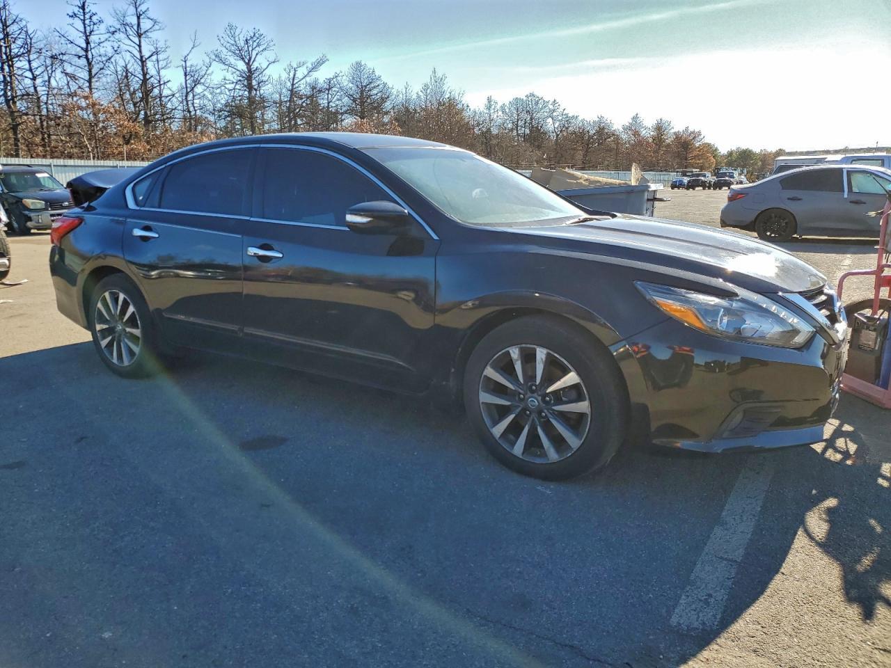 2017 Nissan Altima - zdjęcie 4