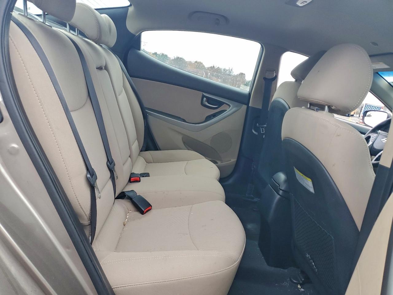 2015 Hyundai Elantra - zdjęcie 10