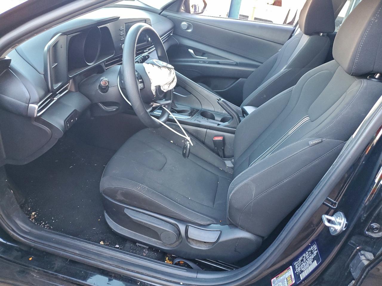 2023 Hyundai Elantra - zdjęcie 7