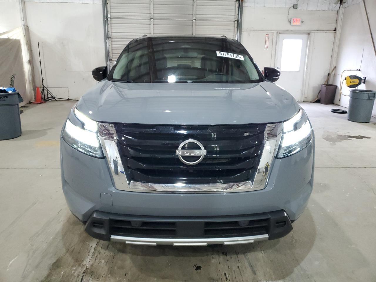 2024 Nissan Pathfinder Sl - zdjęcie 5