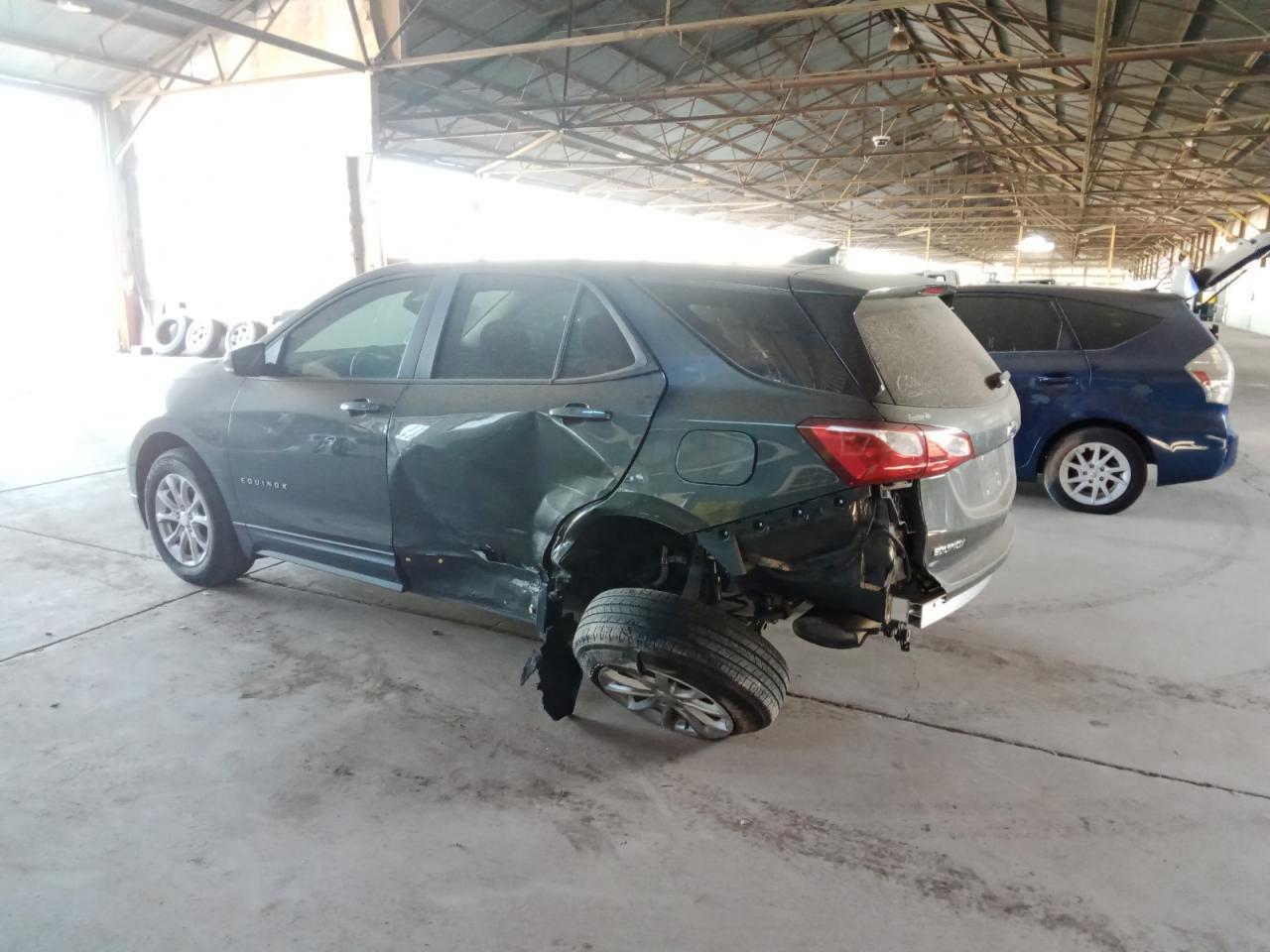2020 Chevrolet Equinox Ls - zdjęcie 2