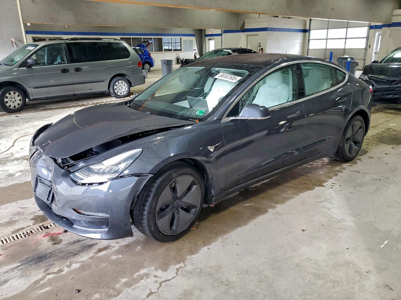 2018 Tesla Model 3 - zdjęcie główne