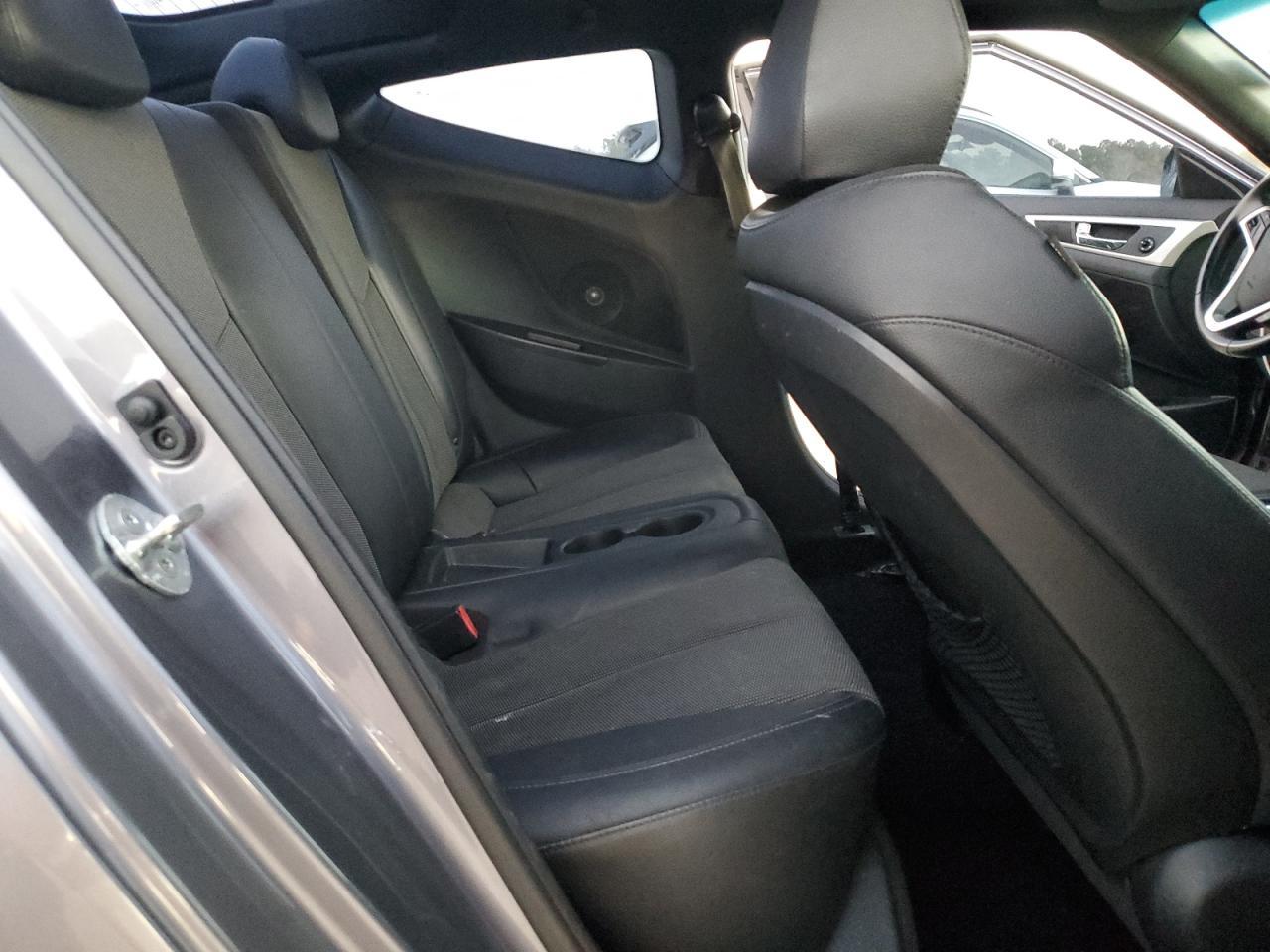 2016 Hyundai Veloster - zdjęcie 10