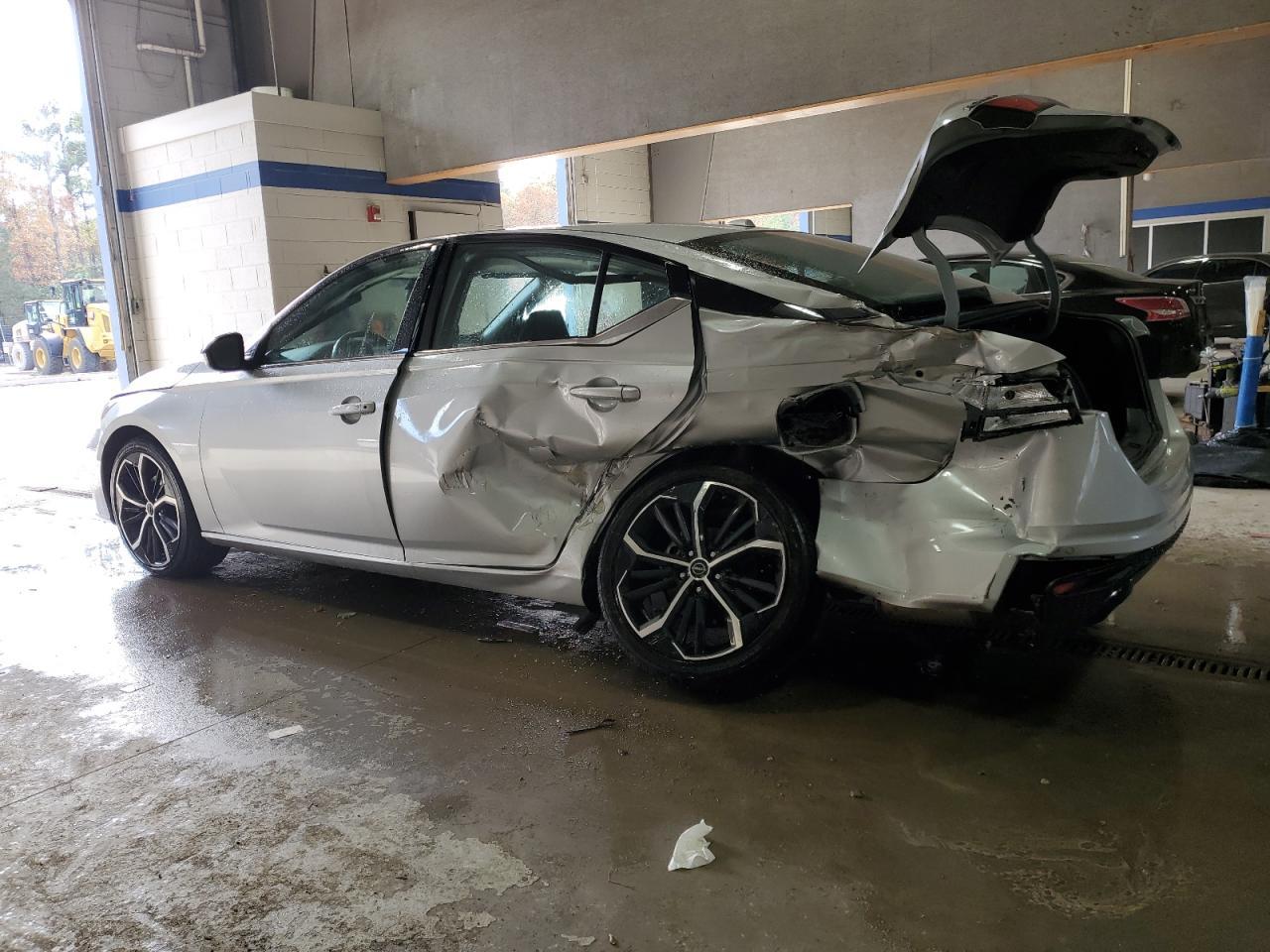 2024 Nissan Altima - zdjęcie 2
