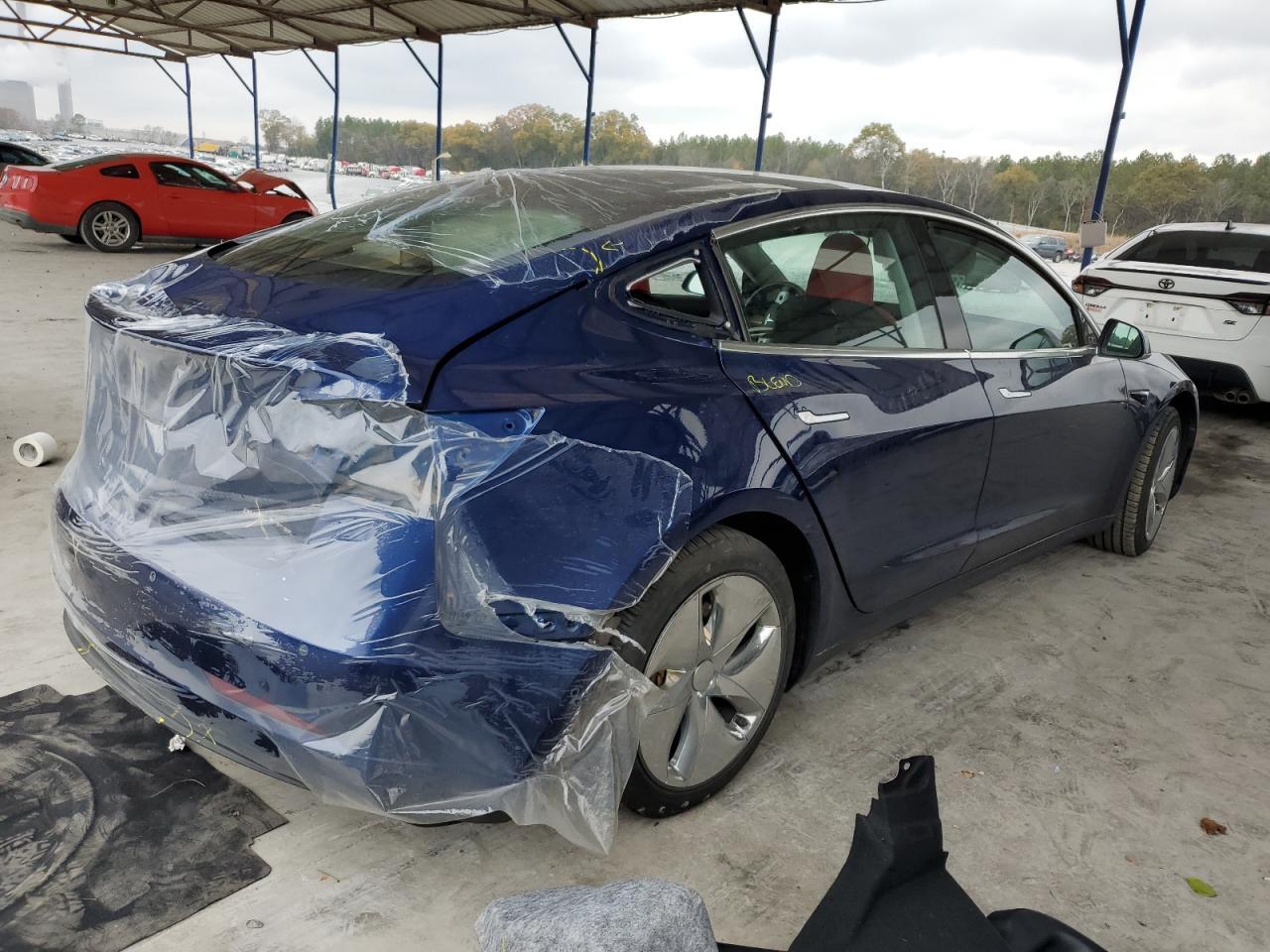 2019 Tesla Model 3 - zdjęcie 3