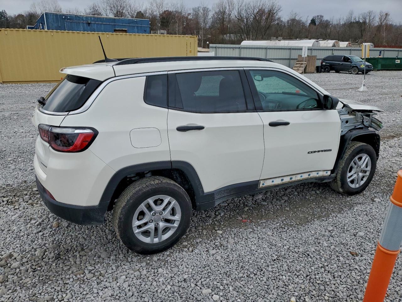 2021 Jeep Compass - zdjęcie 3