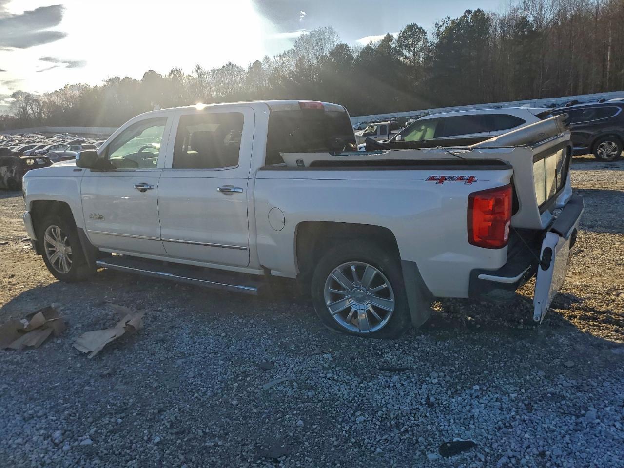 2017 Chevrolet Silverado K1500 High Country - zdjęcie 2