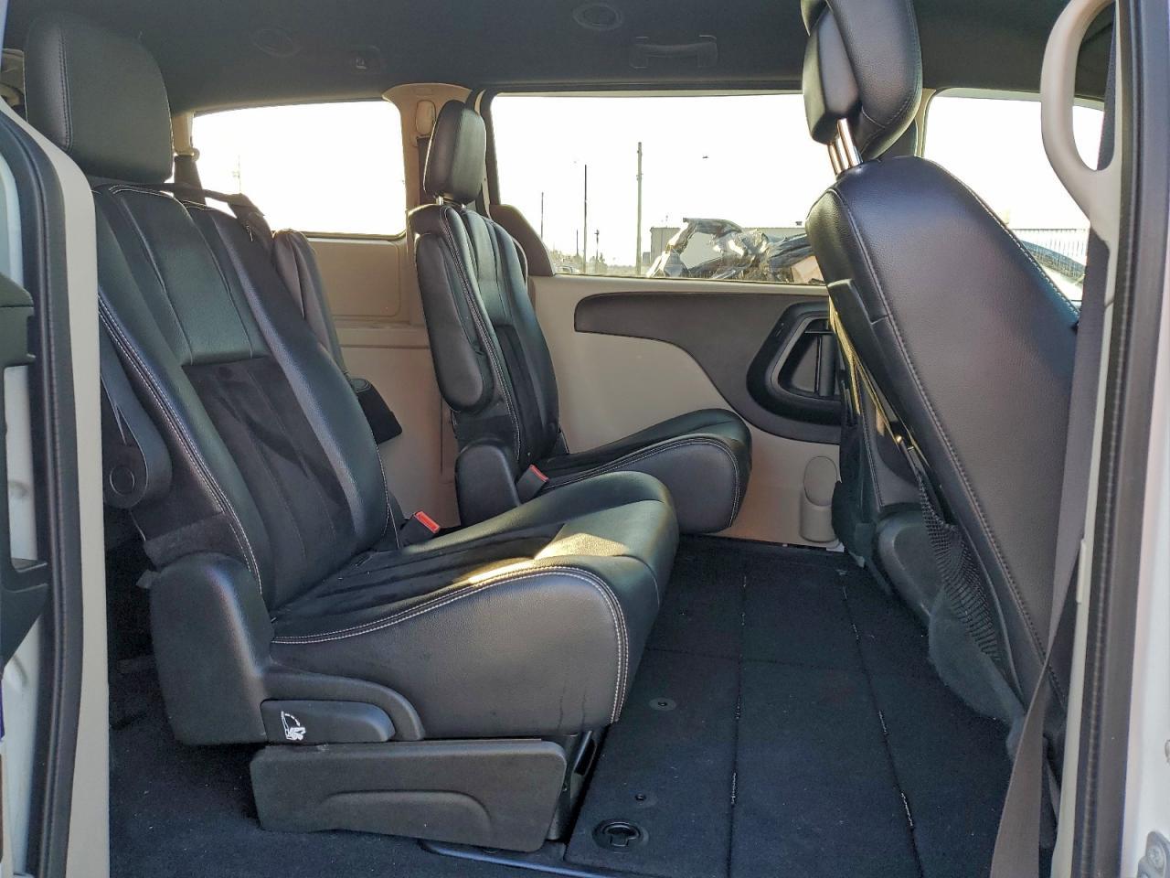 2017 Dodge Caravan - zdjęcie 11