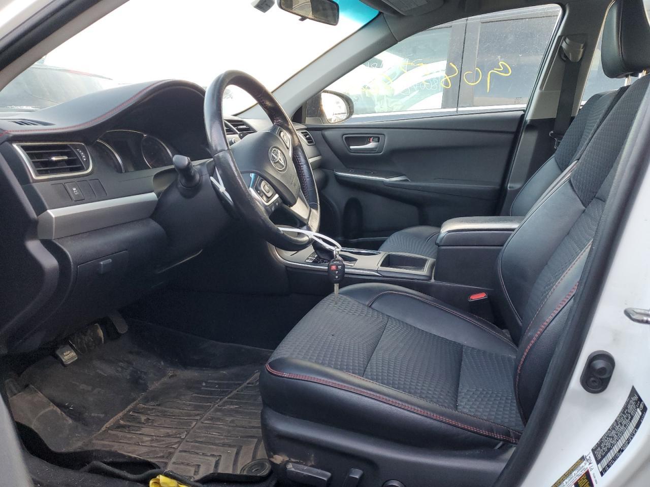 2015 Toyota Camry Le - zdjęcie 7