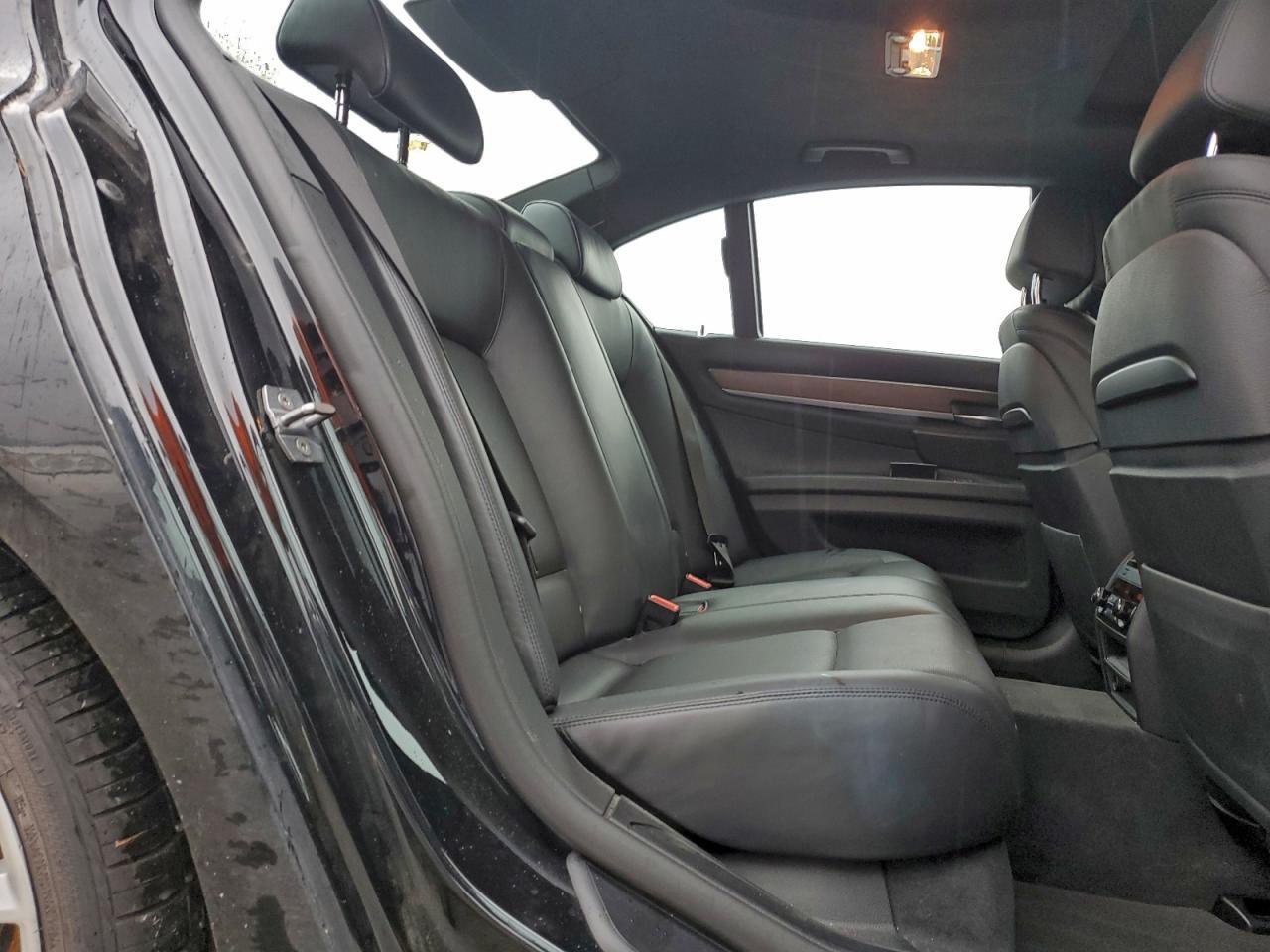 2015 BMW Seria 7 - zdjęcie 10
