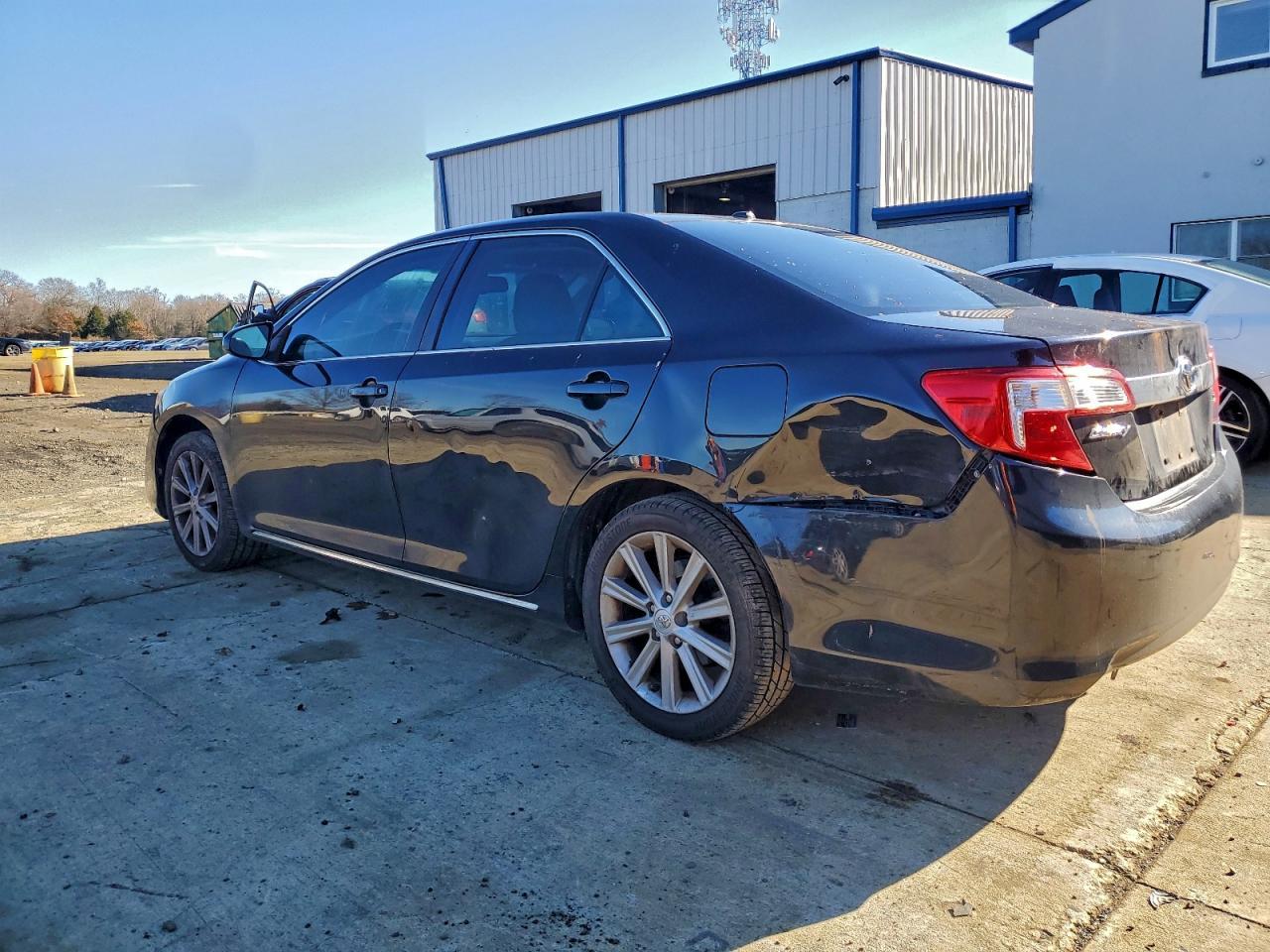 2013 Toyota Camry - zdjęcie 2