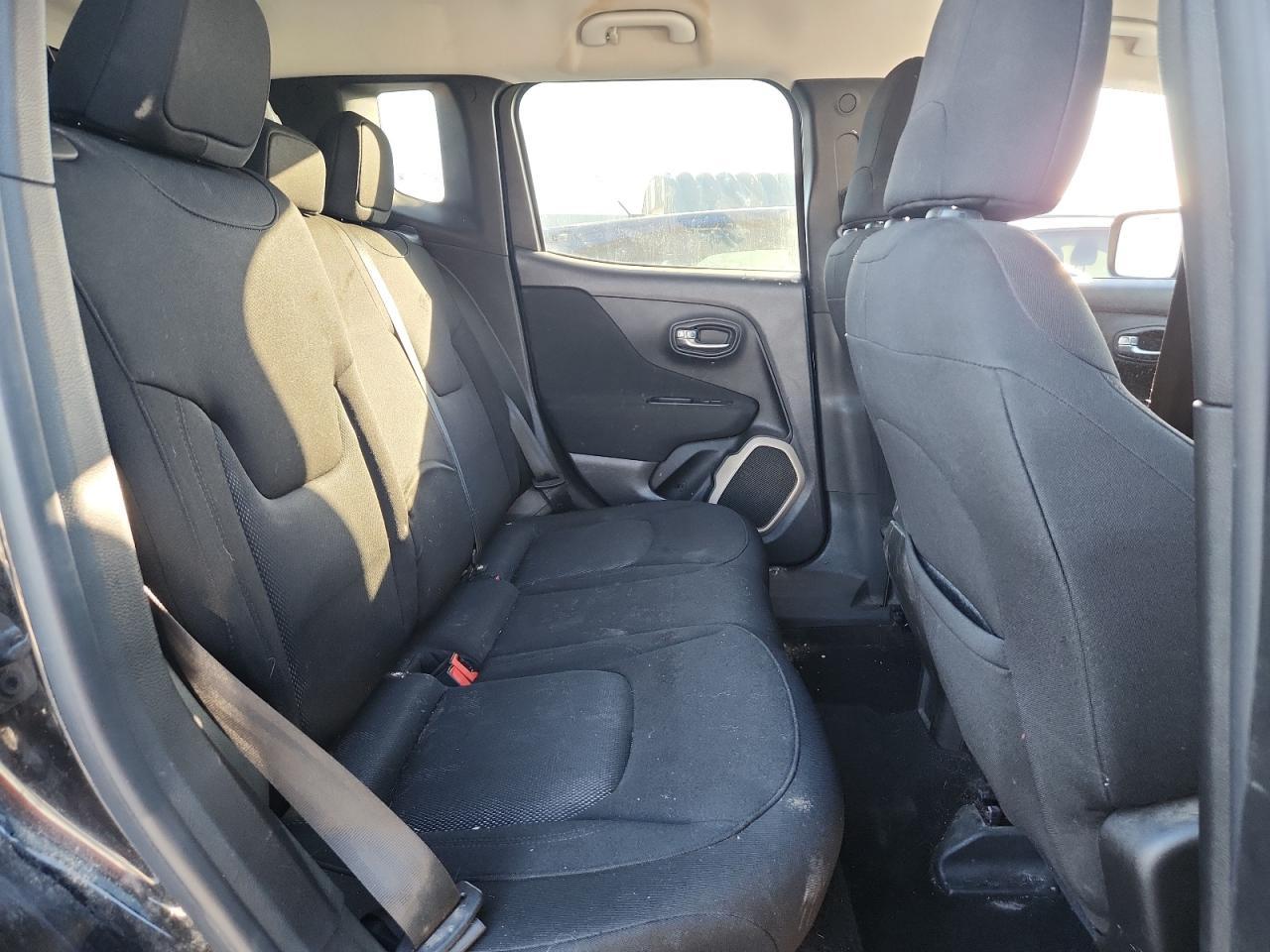 2017 Jeep Renegade Latitude - zdjęcie 10