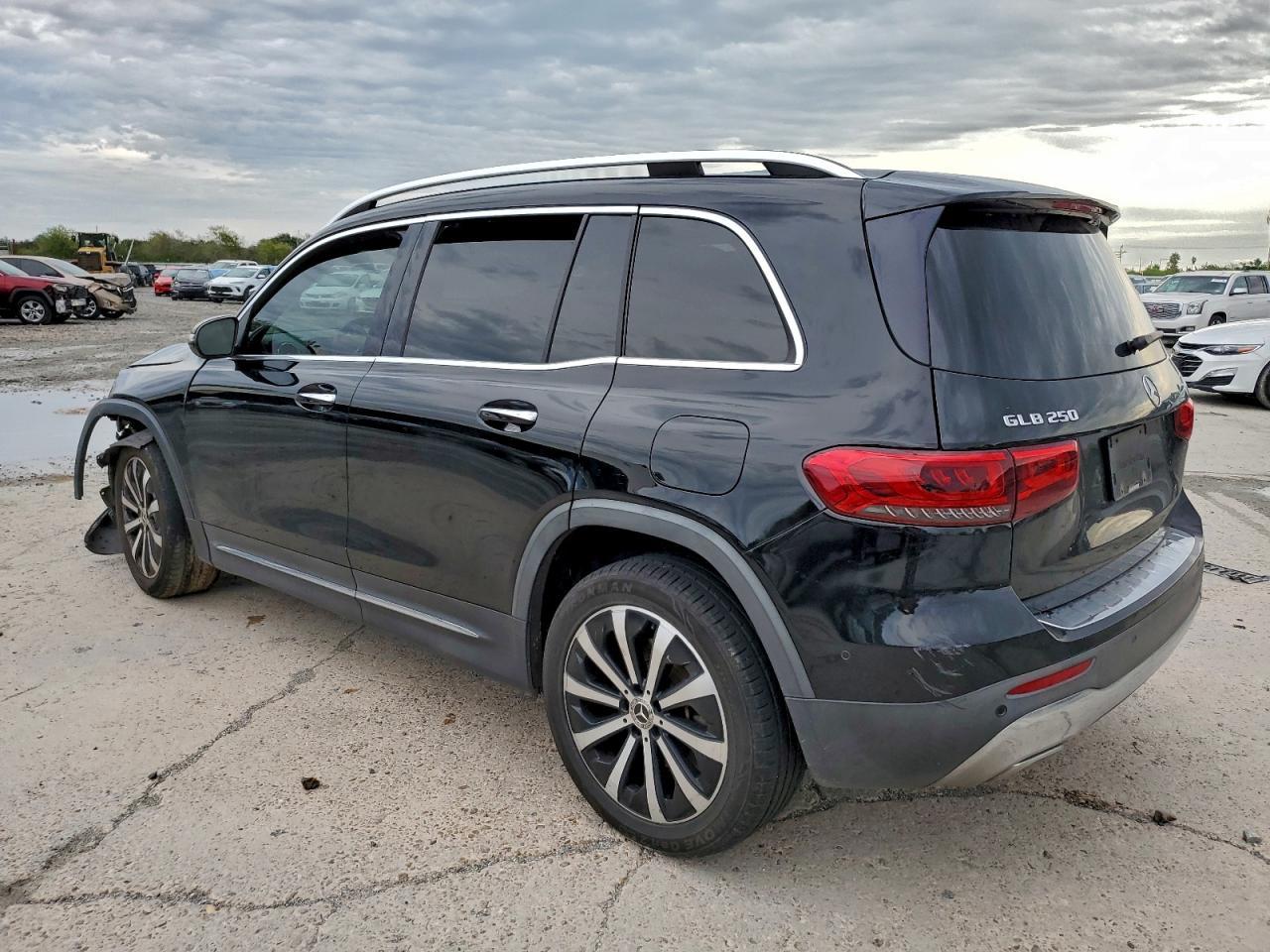 2021 Mercedes-Benz Glb 250 - zdjęcie 2