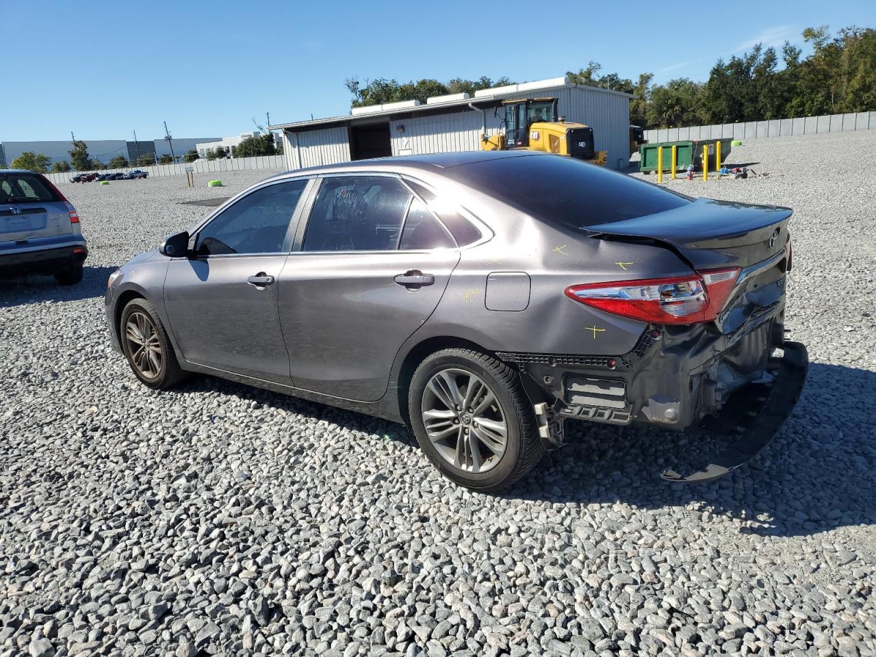 2015 Toyota Camry - zdjęcie 2