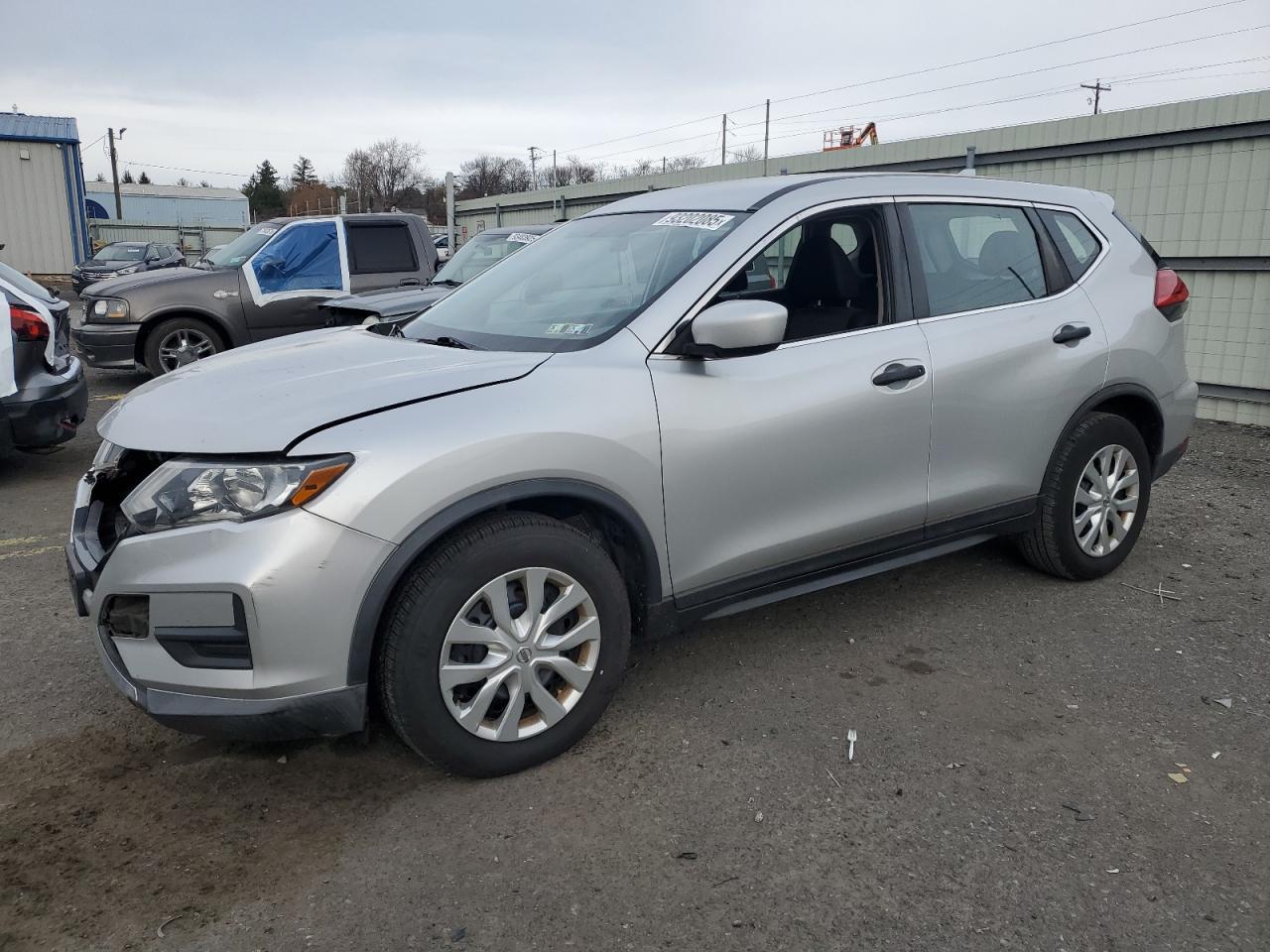 2017 Nissan Rogue - zdjęcie główne