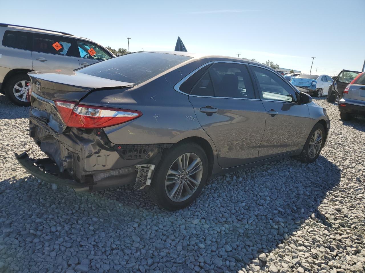 2015 Toyota Camry - zdjęcie 3