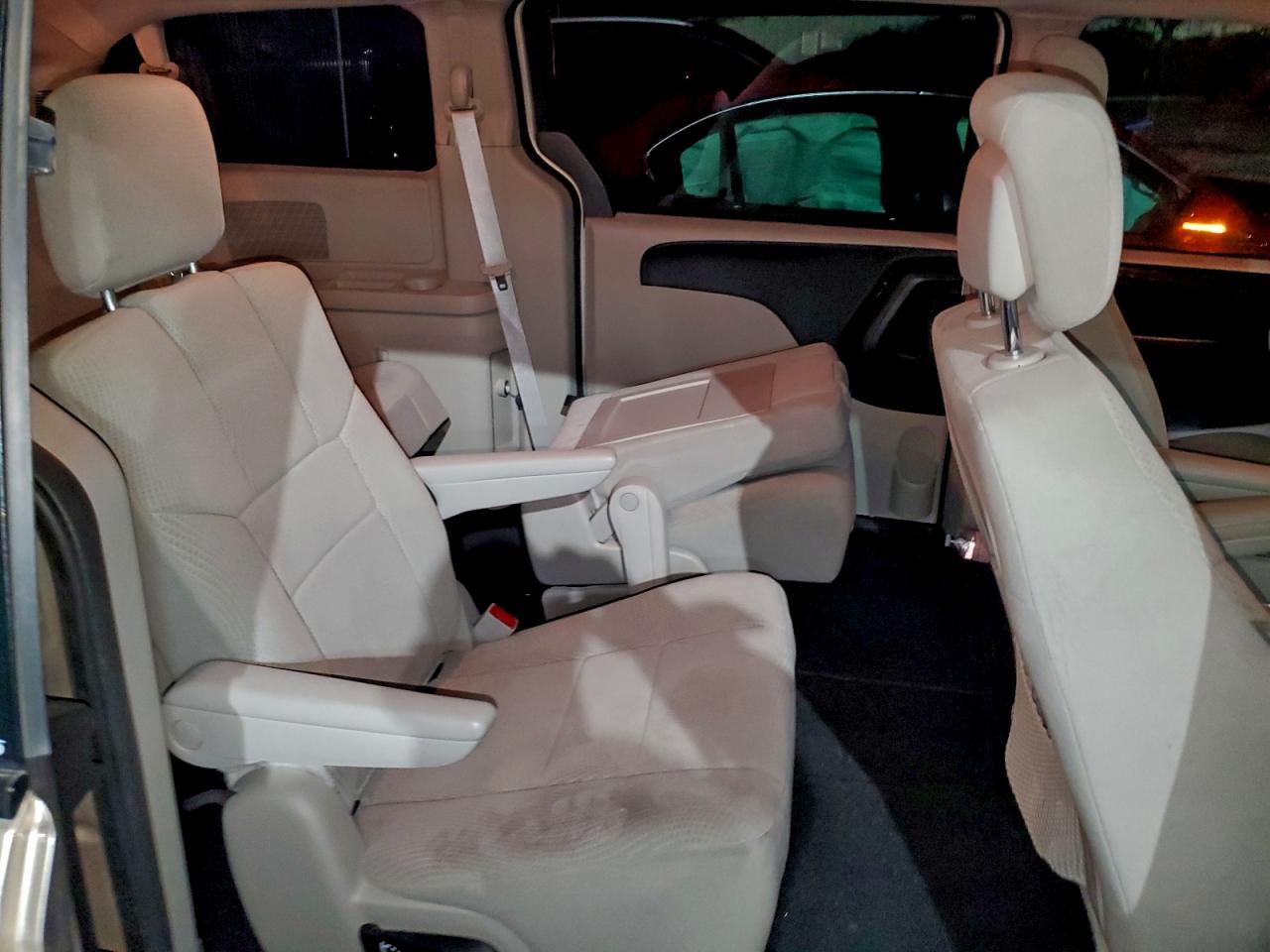 2014 Dodge Caravan - zdjęcie 11
