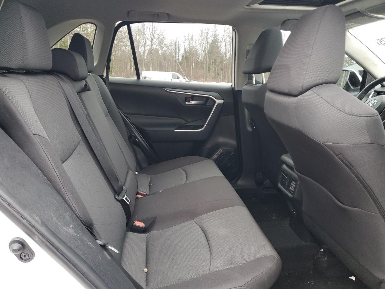 2024 Toyota RAV 4 - zdjęcie 11