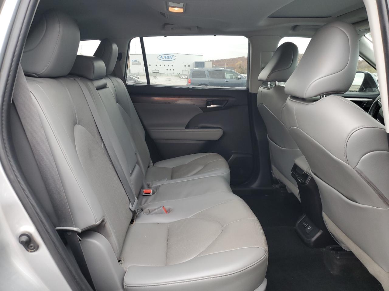 2021 Toyota Highlander - zdjęcie 11
