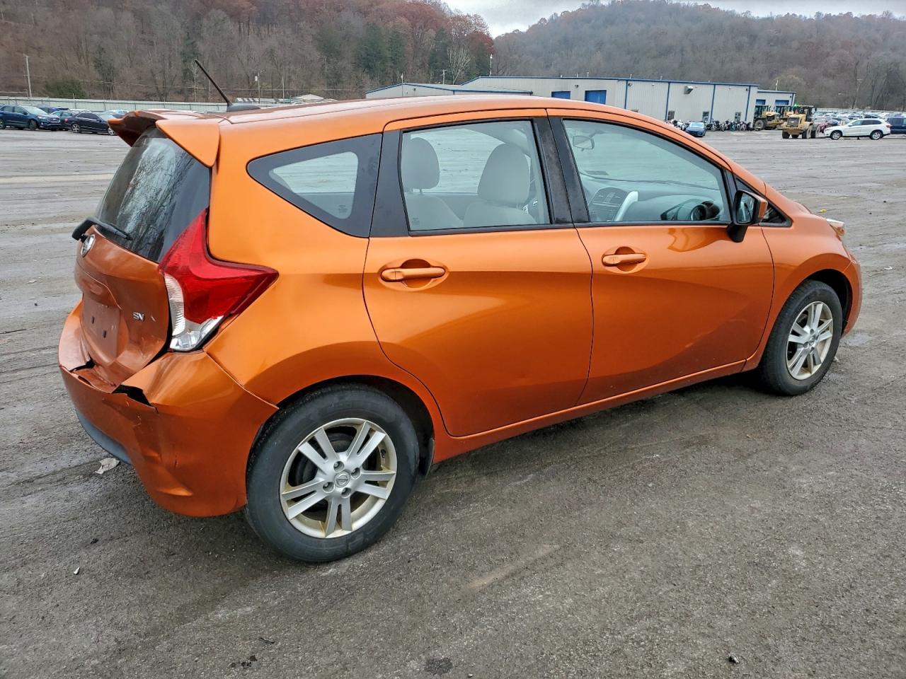 2017 Nissan Versa - zdjęcie 3