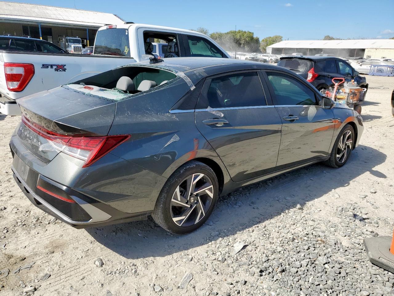 2024 Hyundai Elantra Sel - zdjęcie 3