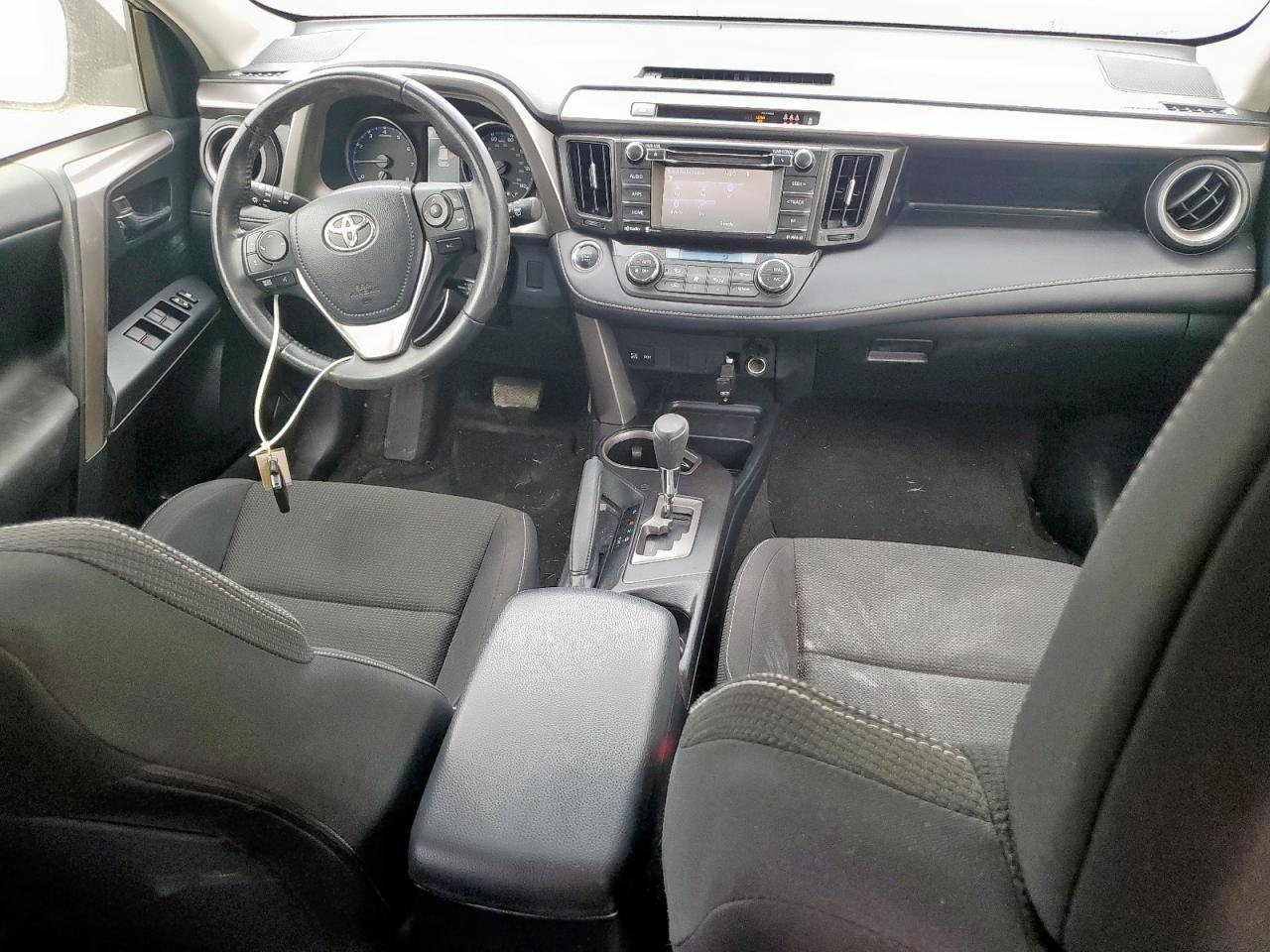 2018 Toyota RAV 4 - zdjęcie 8