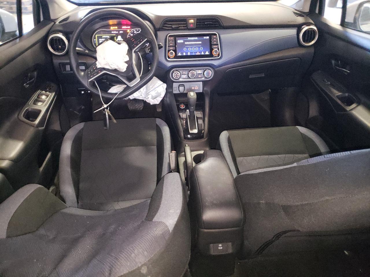 2025 Nissan Versa - zdjęcie 8