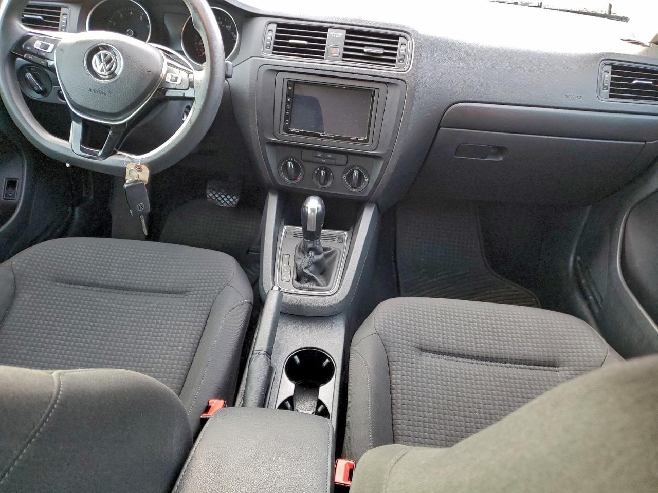 2015 Volkswagen Jetta - zdjęcie 8