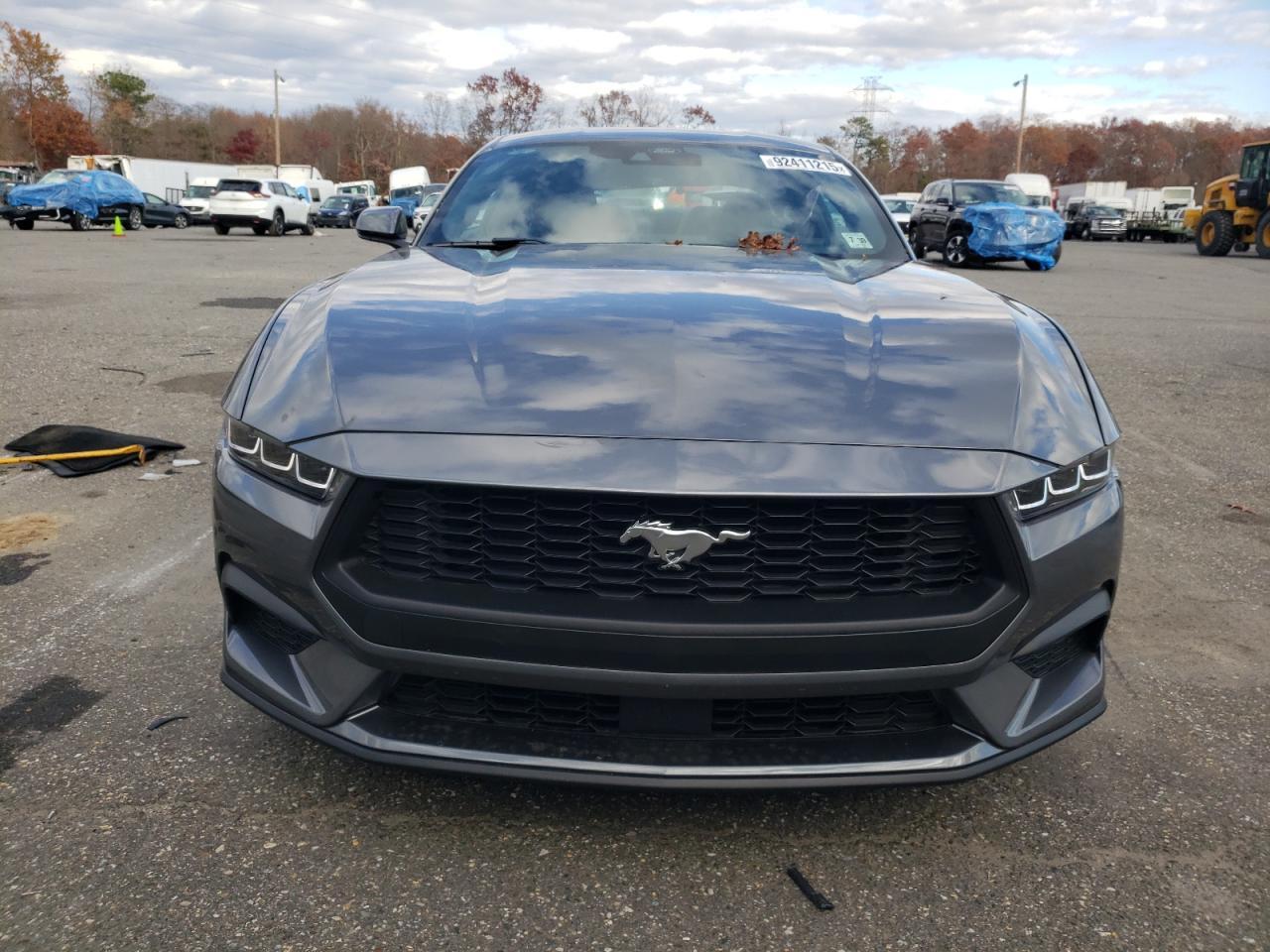 2025 Ford Mustang - zdjęcie 5