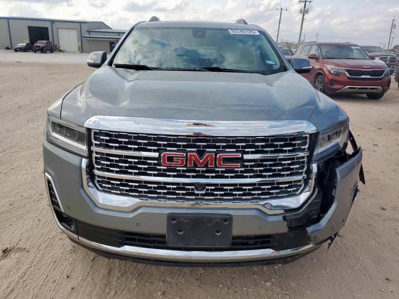 2023 GMC Acadia Denali - zdjęcie 5