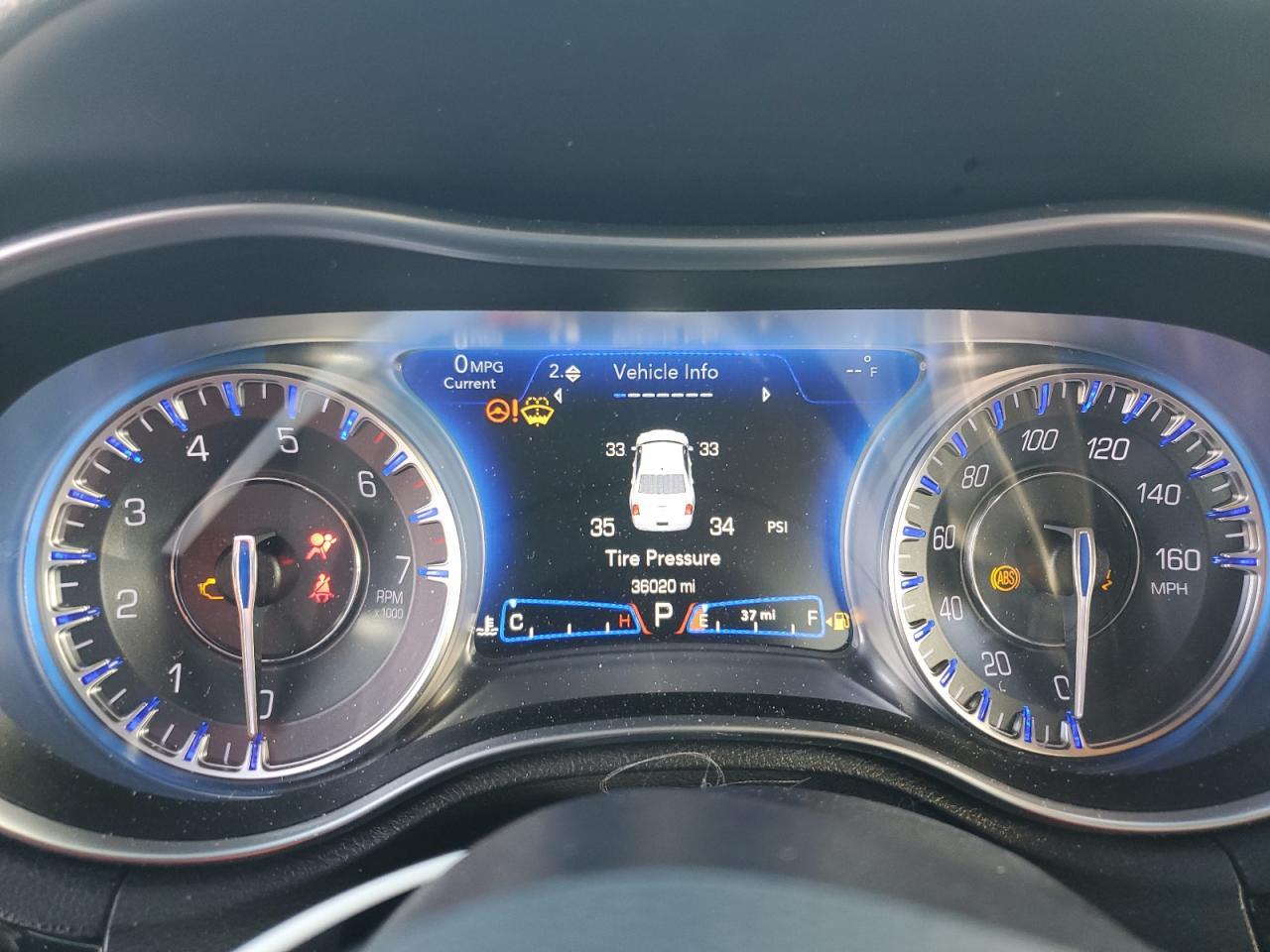 2021 Chrysler 300 S - zdjęcie 9