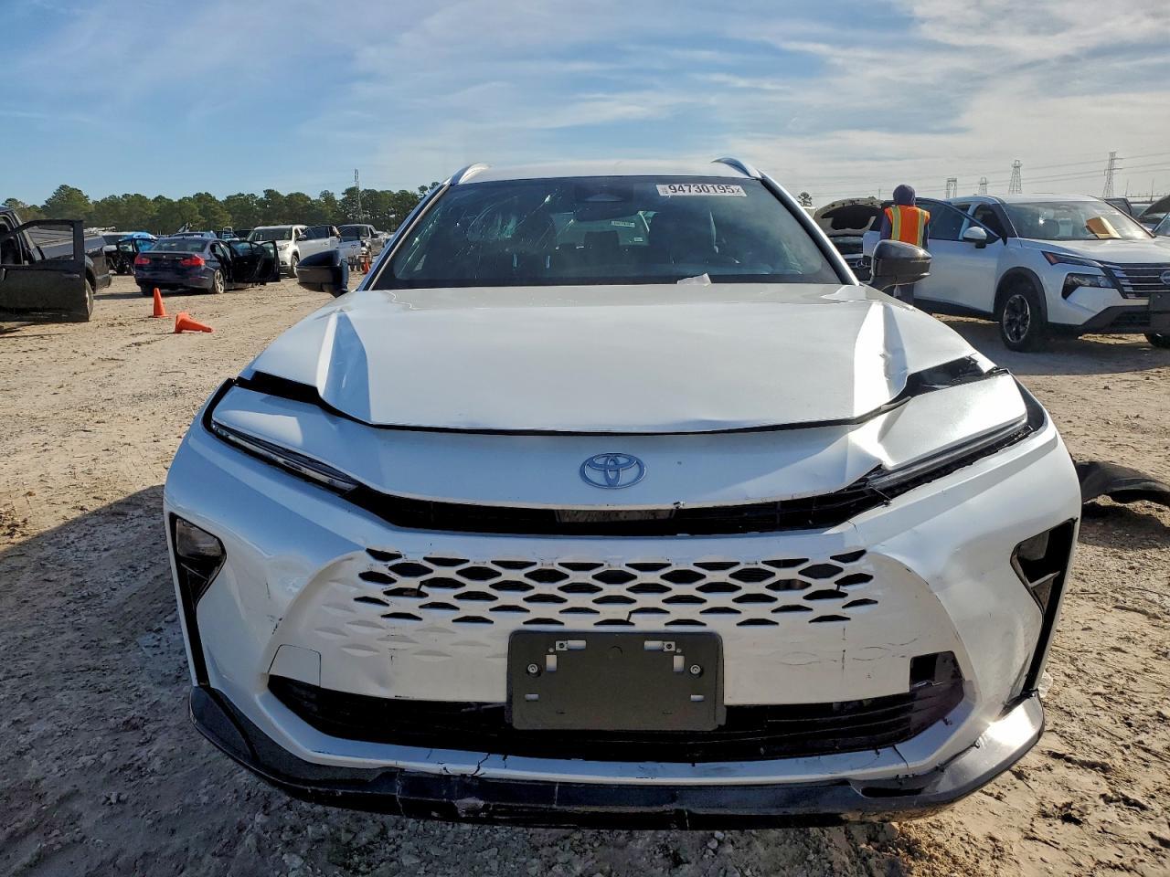 2025 Toyota Crown Signia Xle - zdjęcie 6