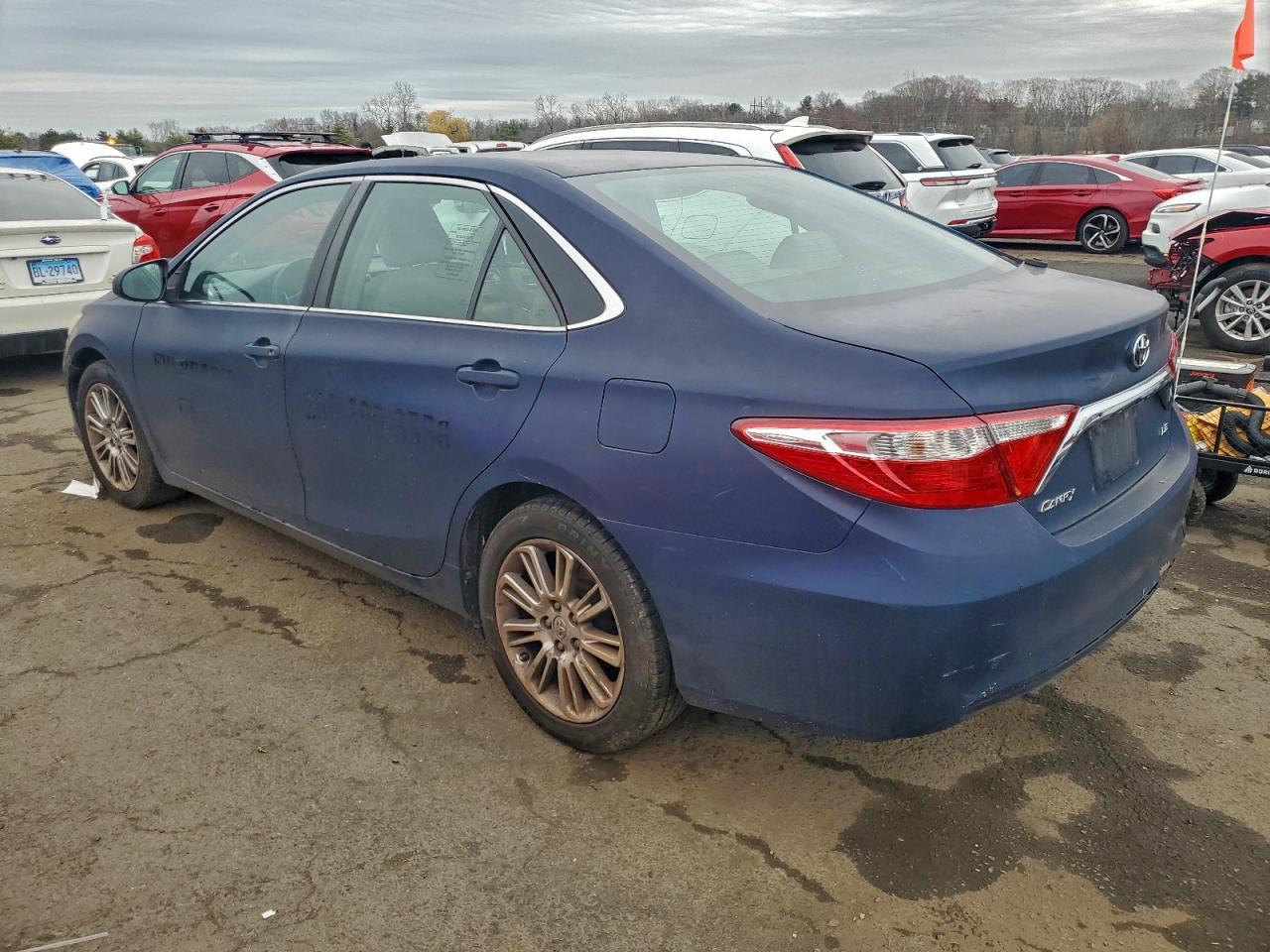 2015 Toyota Camry - zdjęcie 2