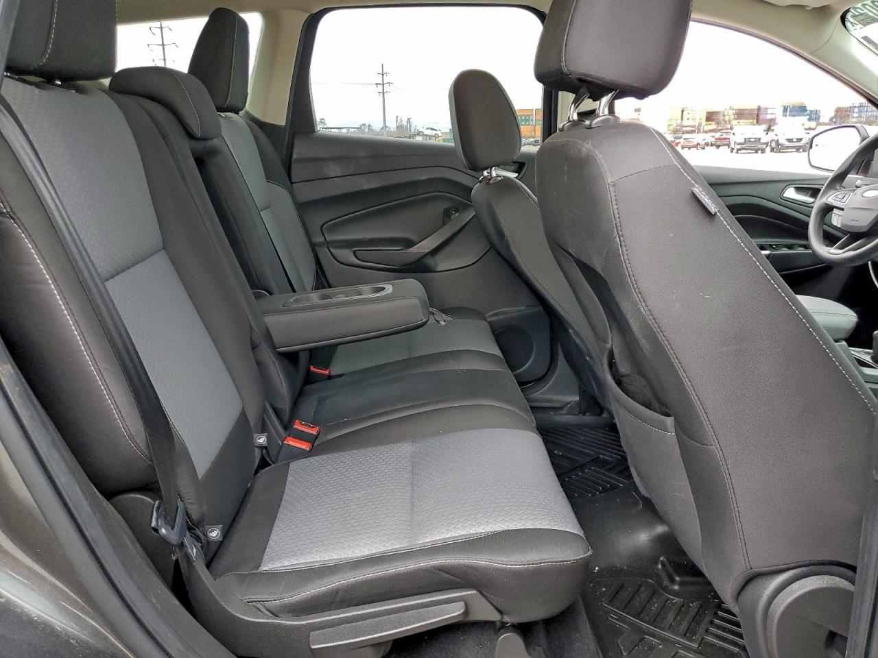 2017 Ford Escape - zdjęcie 11