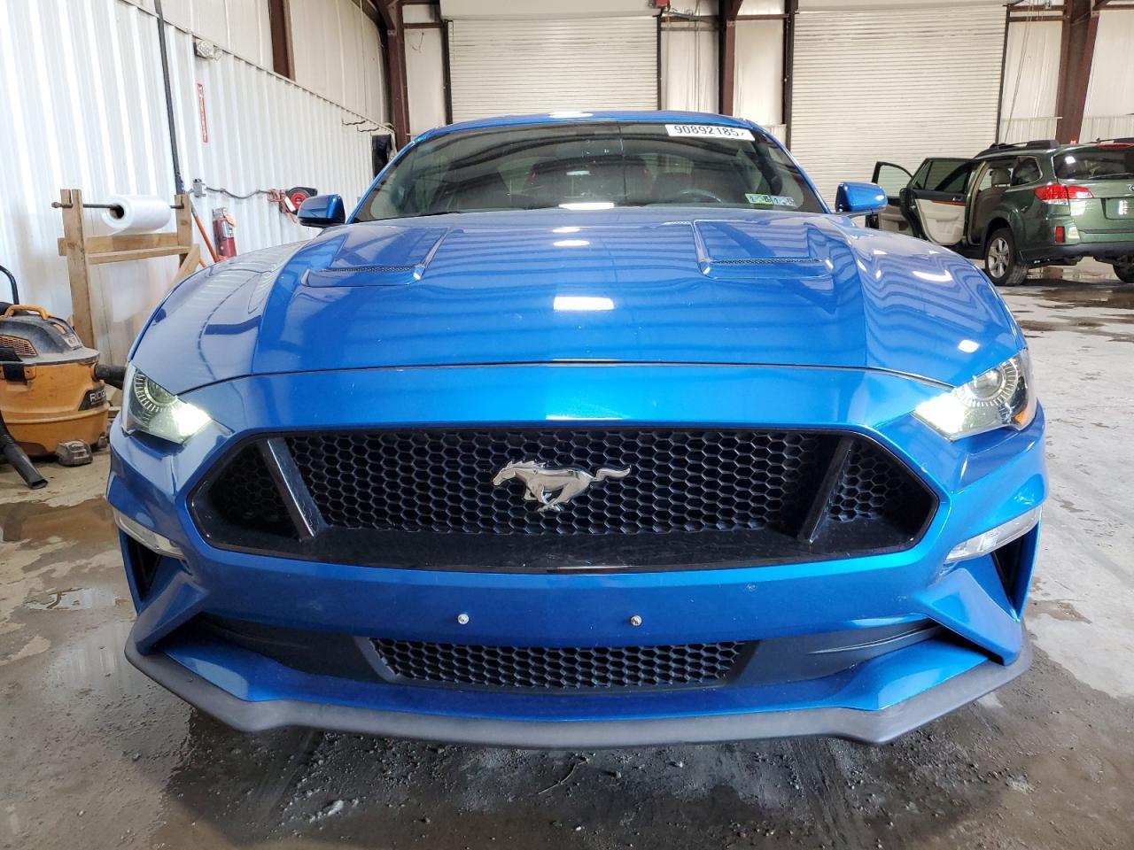 2019 Ford Mustang - zdjęcie 5